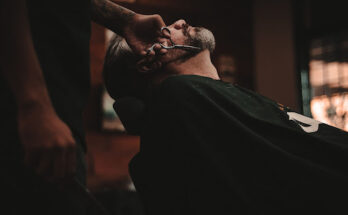 How to Enjoy Unique Barber Experiences While on the Road